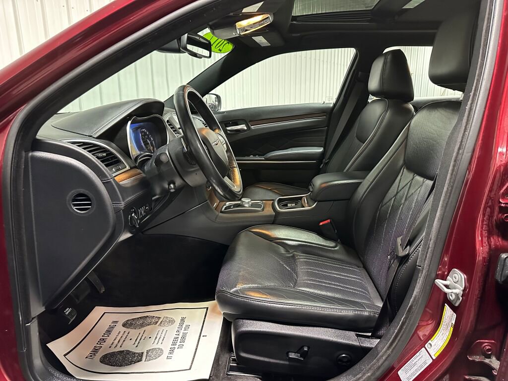 Used 2017 Chrysler 300 C Platinum w/ Safetytec Plus Group image 10
