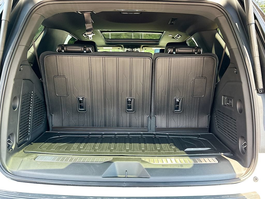 New 2026 GMC Yukon AT4 Ultimate w/ LPO, Floor Liner Package AWD/4WD image 16