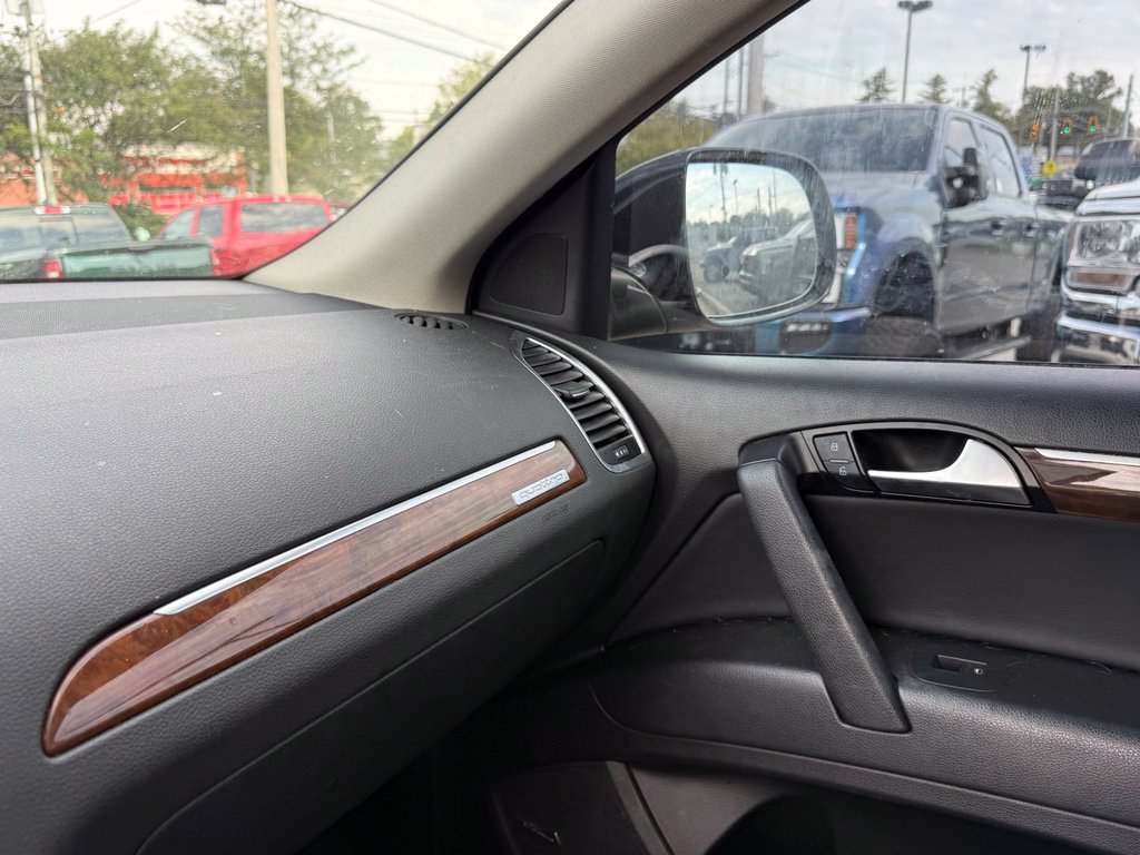 Used 2011 Audi Q7 3.0T Premium Plus AWD/4WD image 21