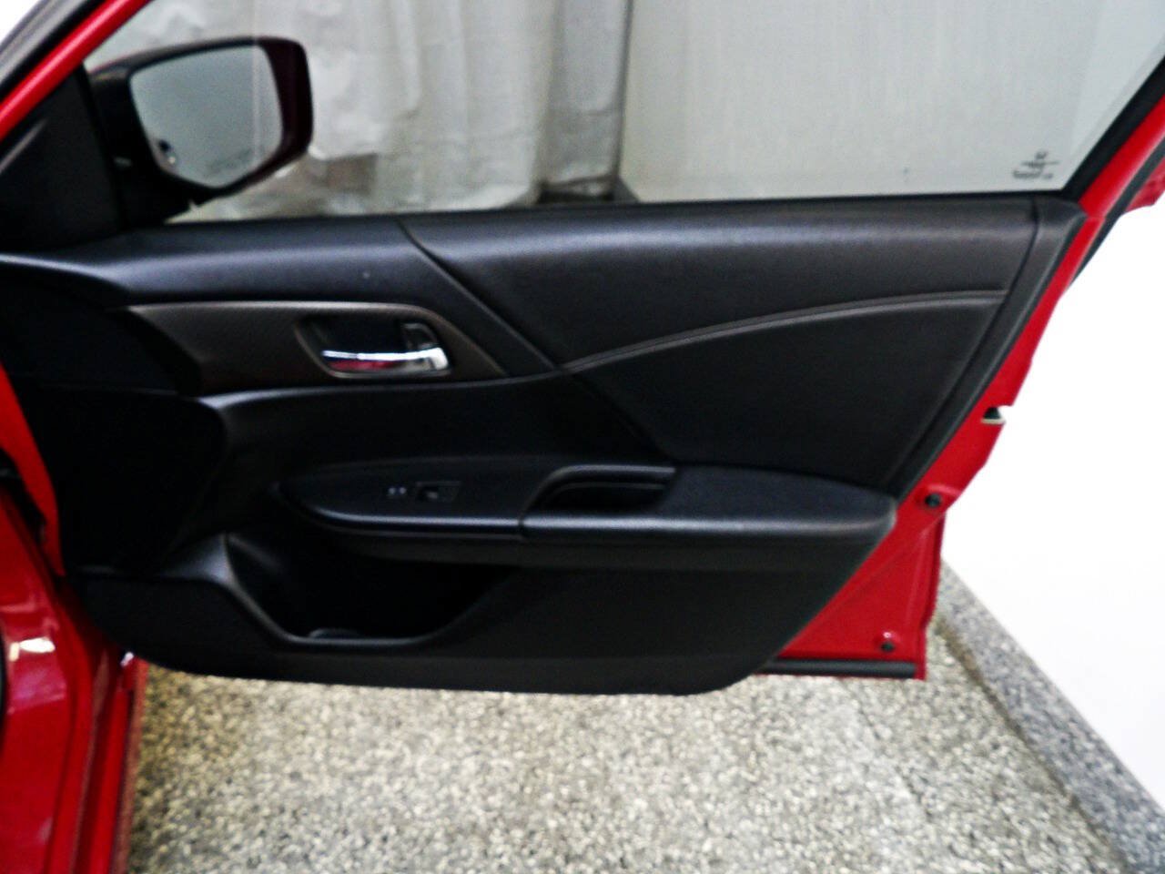 Used 2017 Honda Accord Sport image 11