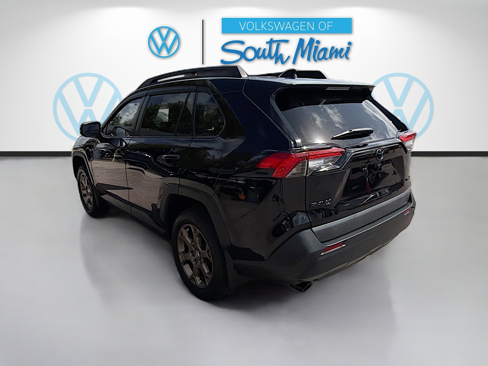 Used 2023 Toyota RAV4 Hybrid Woodland image 5