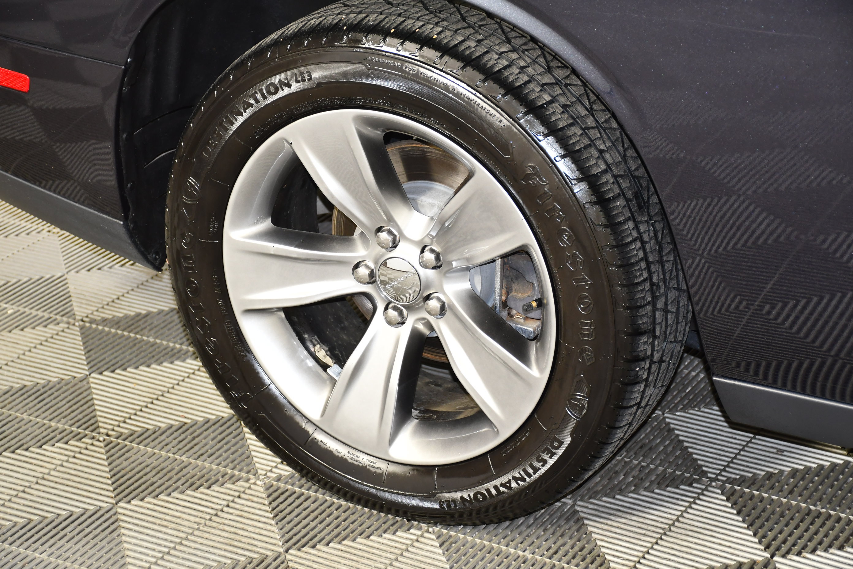 Used 2016 Dodge Challenger SXT RWD image 31