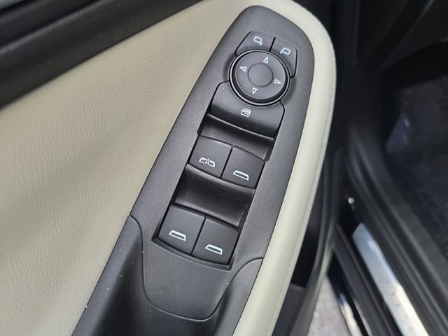 Certified 2021 Buick Encore GX Select w/ Advanced Technology Package FWD image 16