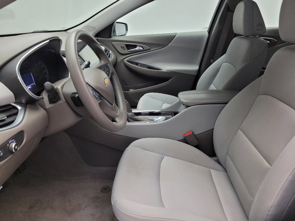 Used 2020 Chevrolet Malibu LT FWD image 17