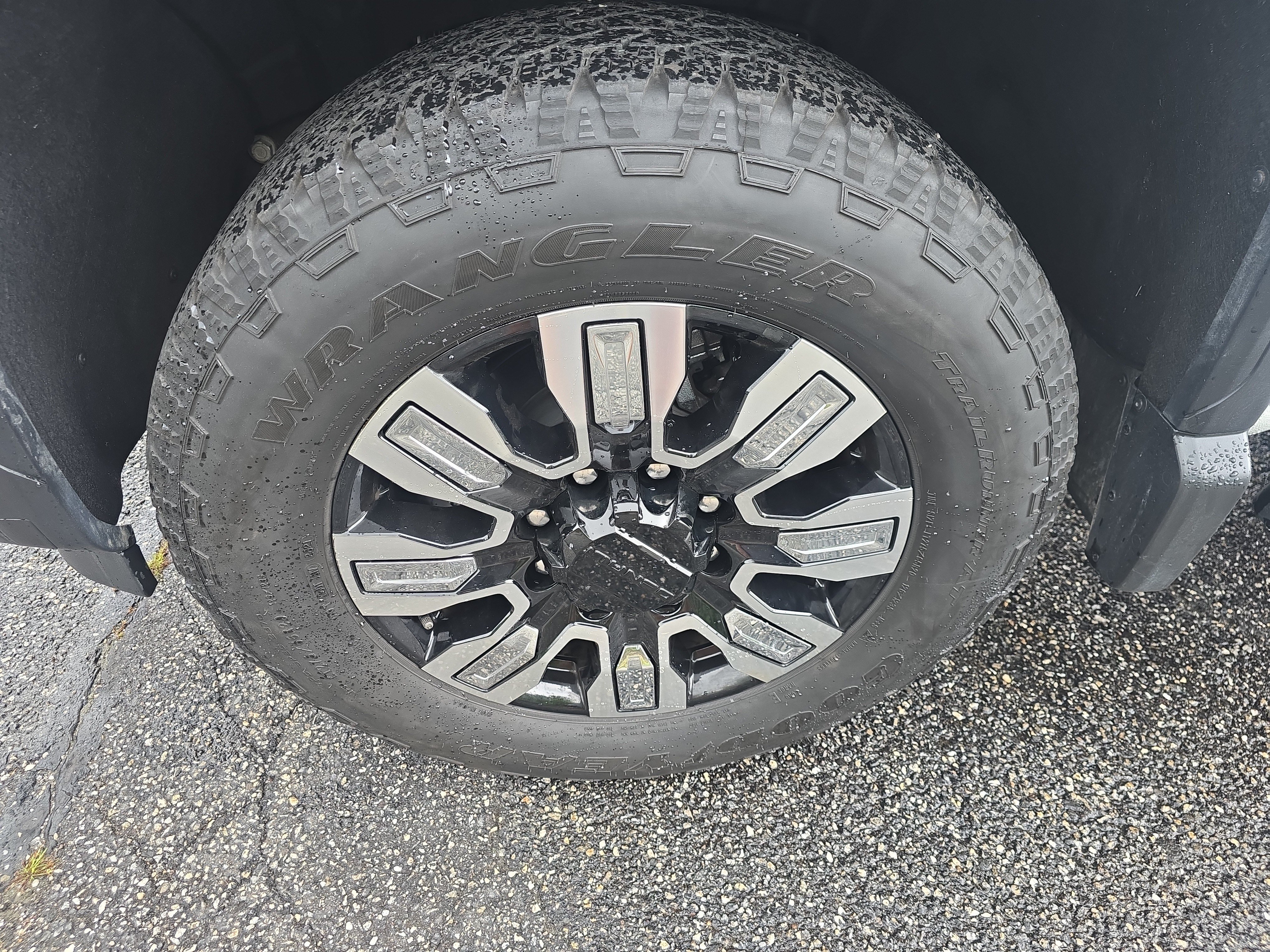 Used 2026 GMC Sierra 2500 Denali AWD/4WD image 12