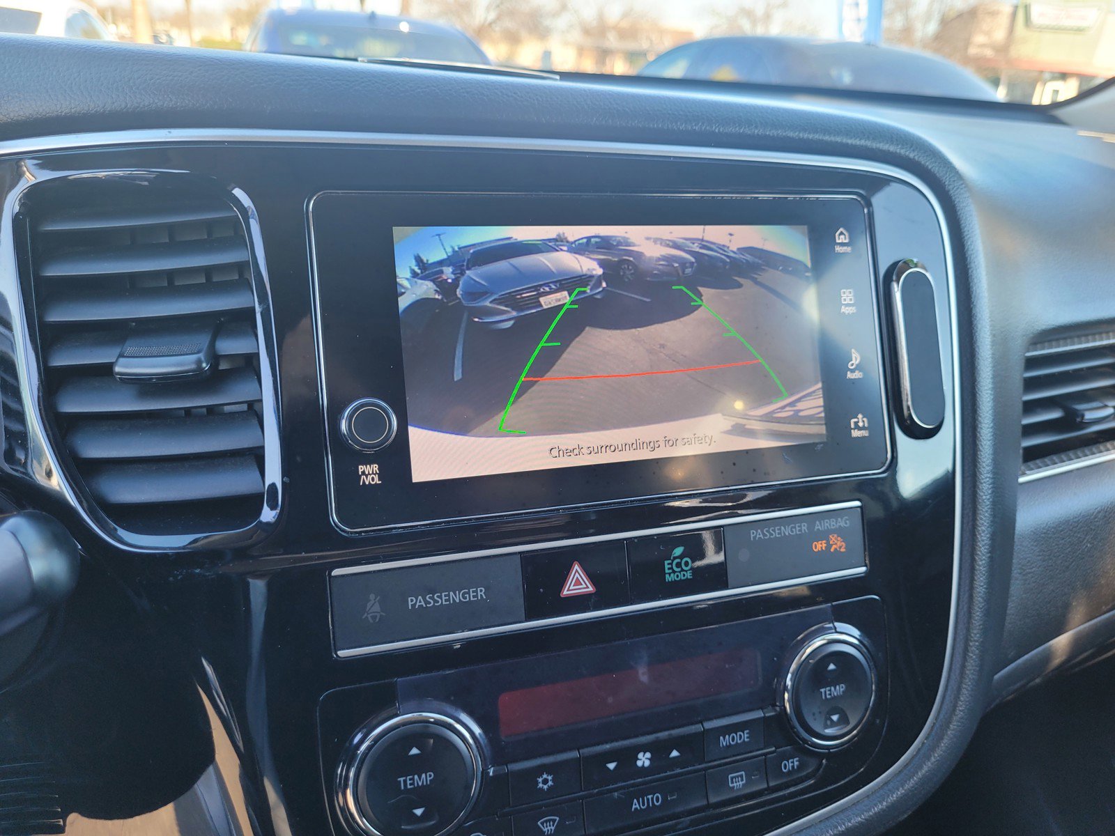 Used 2019 Mitsubishi Outlander SE image 17