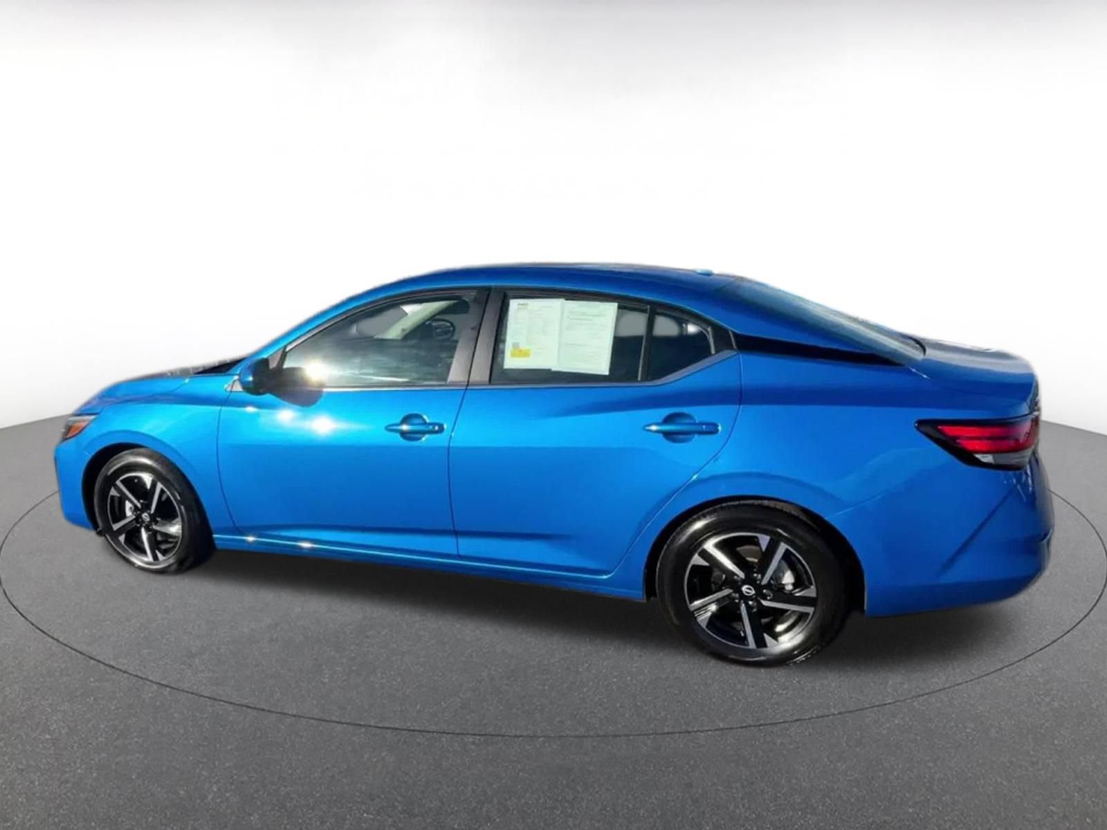 Used 2025 Nissan Sentra SV FWD image 10