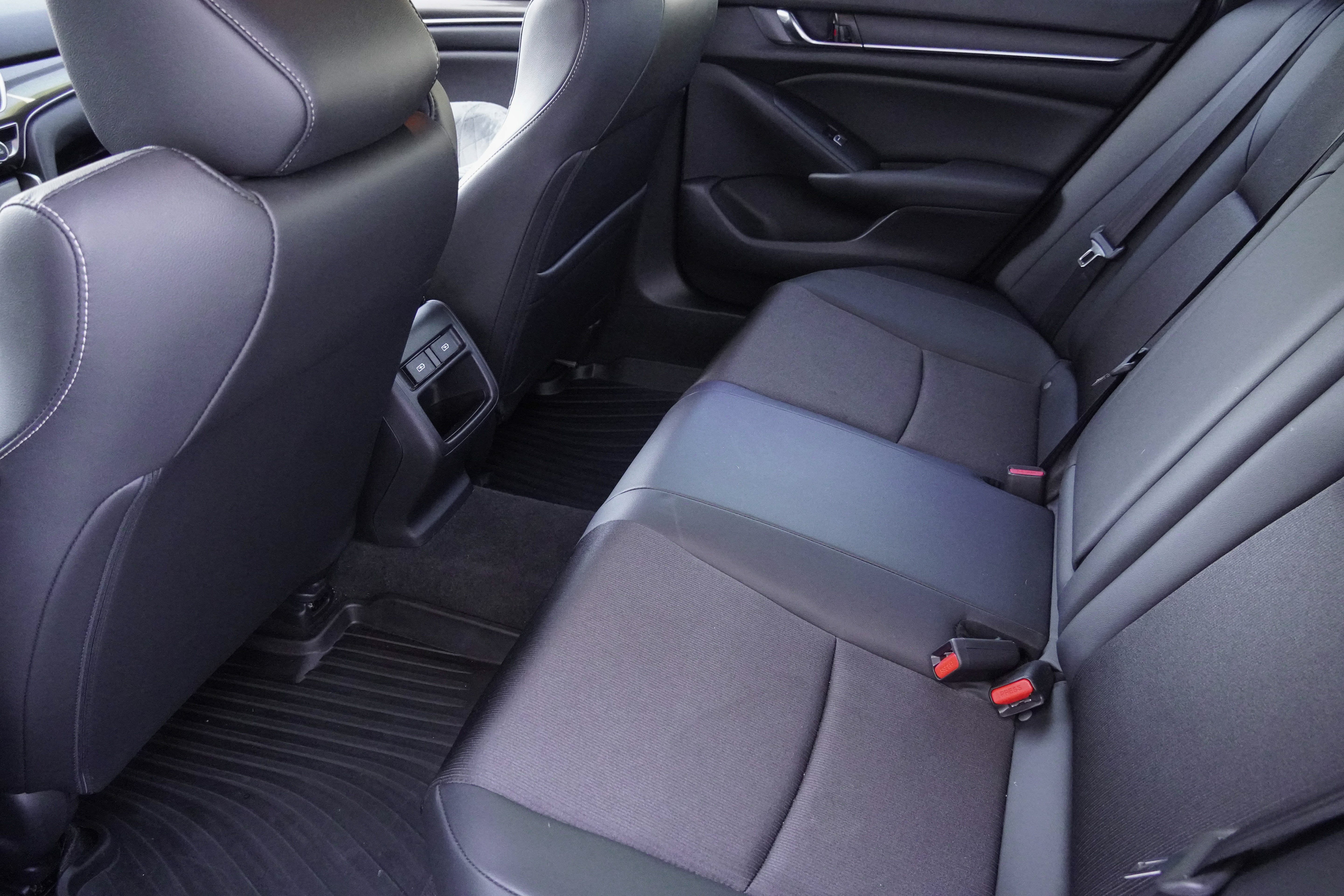 Used 2022 Honda Accord Sport image 30