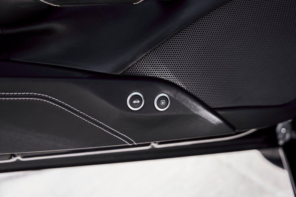 Used 2018 Ferrari 488 Spider image 37