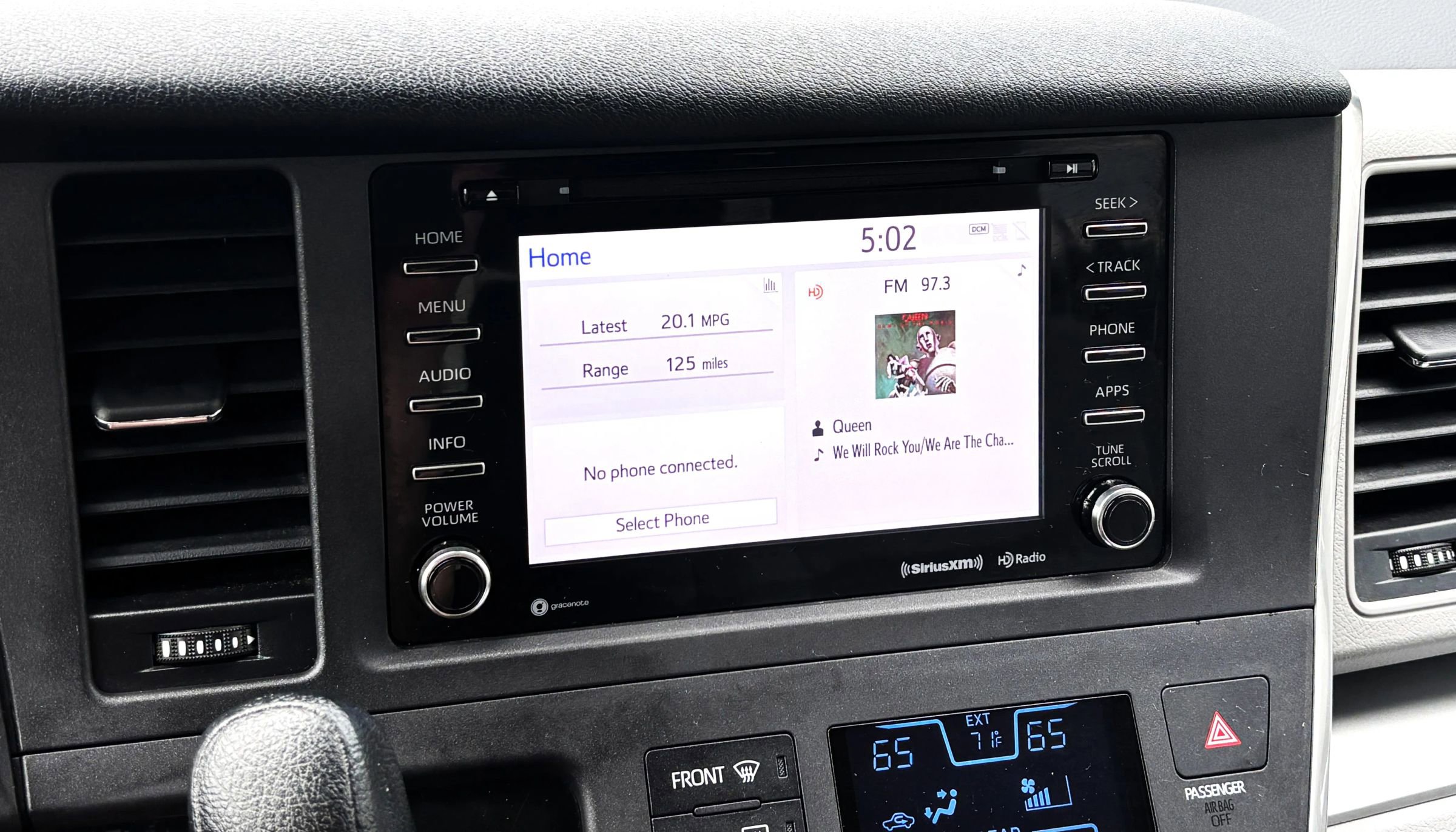 Used 2018 Toyota Sienna LE AWD/4WD image 23