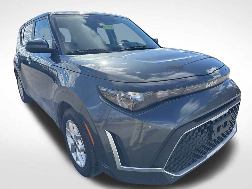 Certified 2024 Kia Soul S image 1