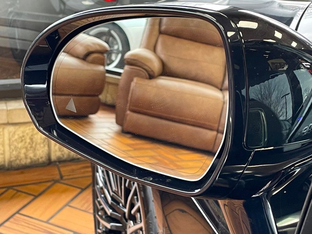 Used 2022 Mercedes-Benz EQS 580 4MATIC Sedan image 16