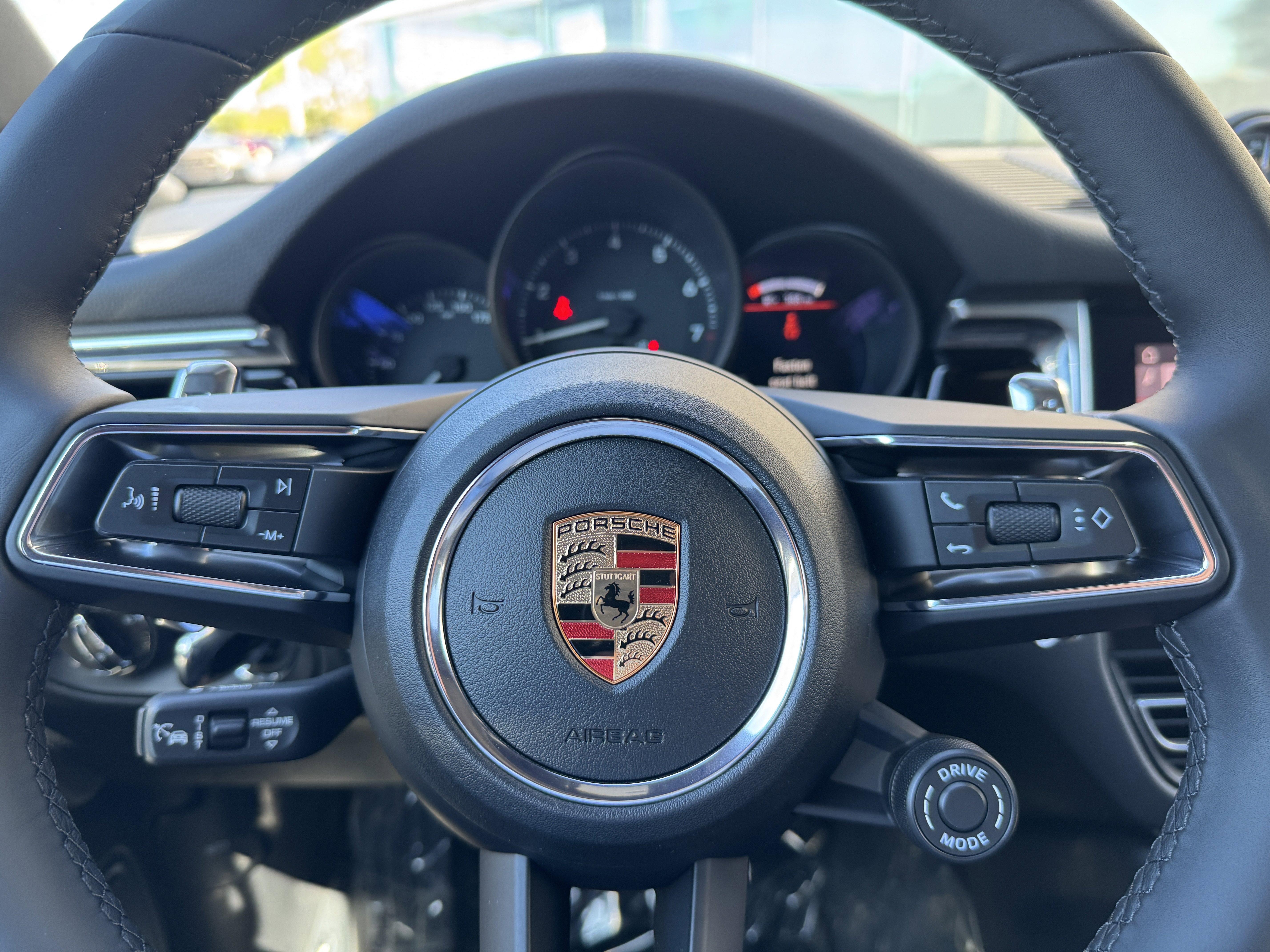 New 2026 Porsche Macan image 33