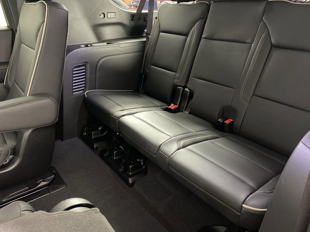 New 2026 Chevrolet Suburban Premier image 26