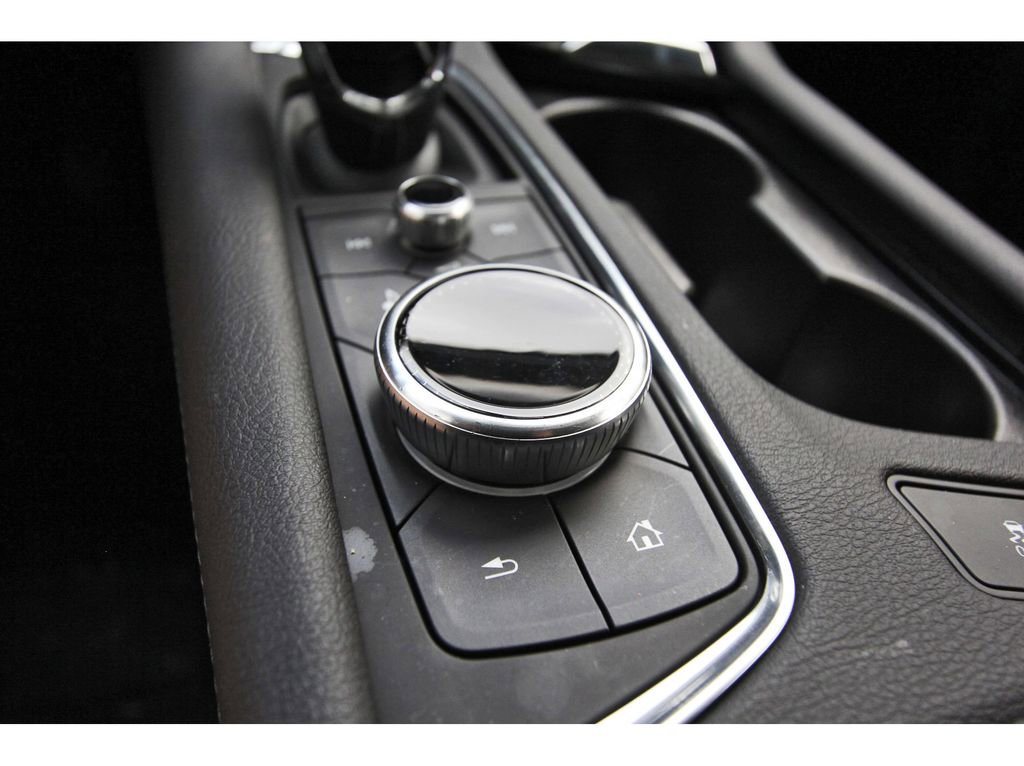 Certified 2025 Cadillac XT5 Luxury image 26