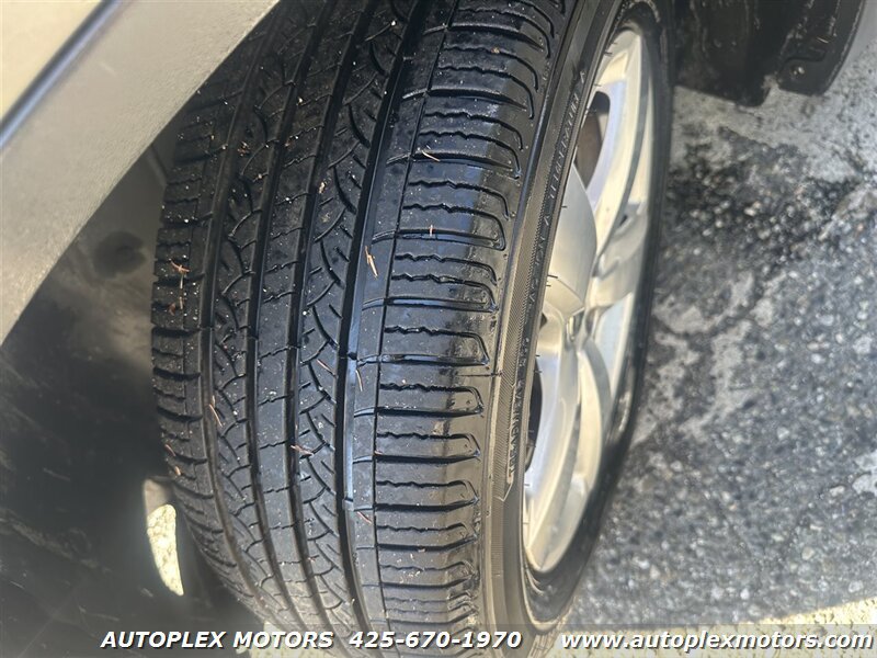 Used 2010 Volkswagen Tiguan S AWD/4WD image 30