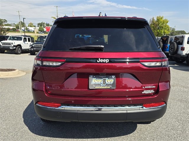 New 2025 Jeep Grand Cherokee Laredo X w/ Luxury Tech Group I image 14