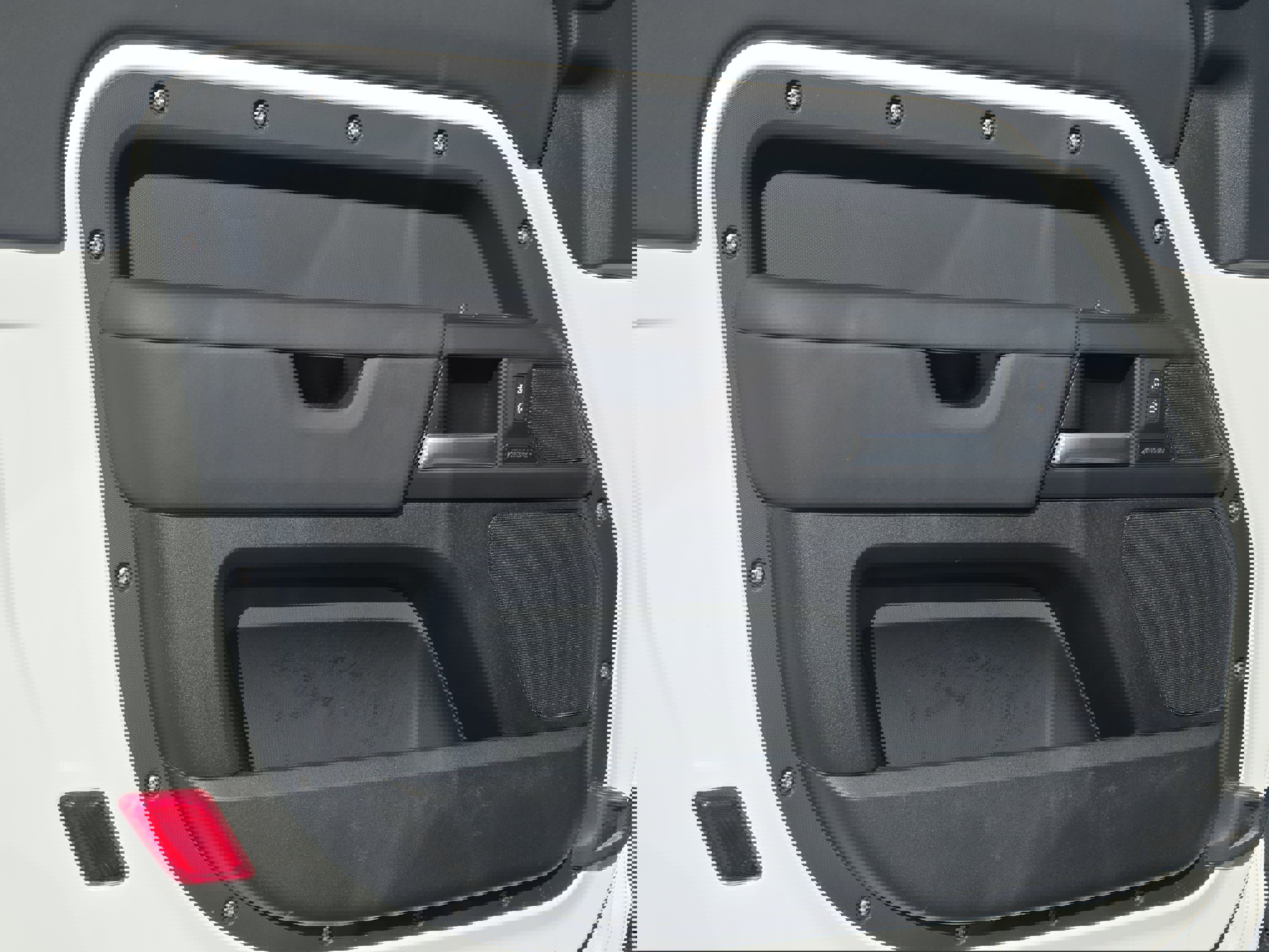 Certified 2025 Land Rover Defender 90 S image 26