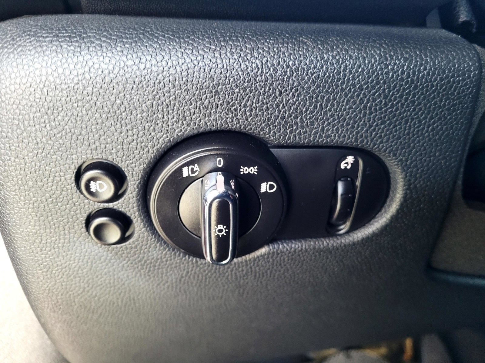 Used 2015 MINI Cooper S FWD image 32