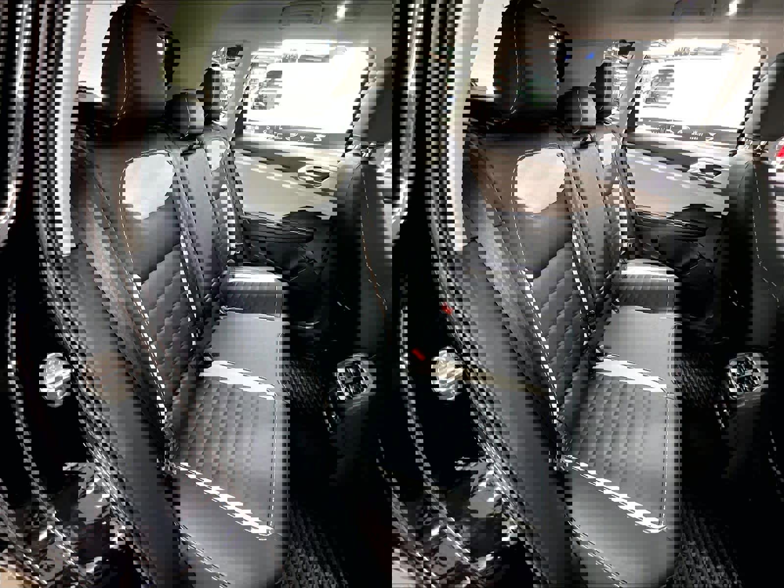 Used 2025 Volkswagen Taos SEL image 30