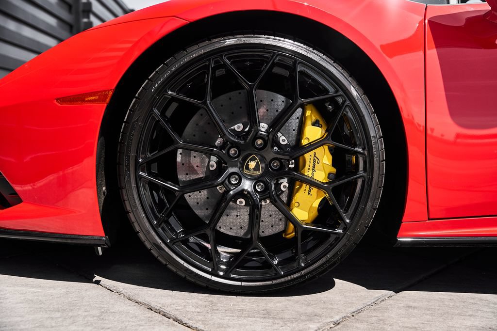 Used 2023 Lamborghini Huracan EVO RWD image 3