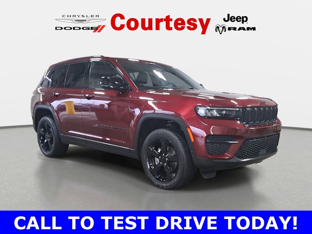 Used 2023 Jeep Grand Cherokee Altitude