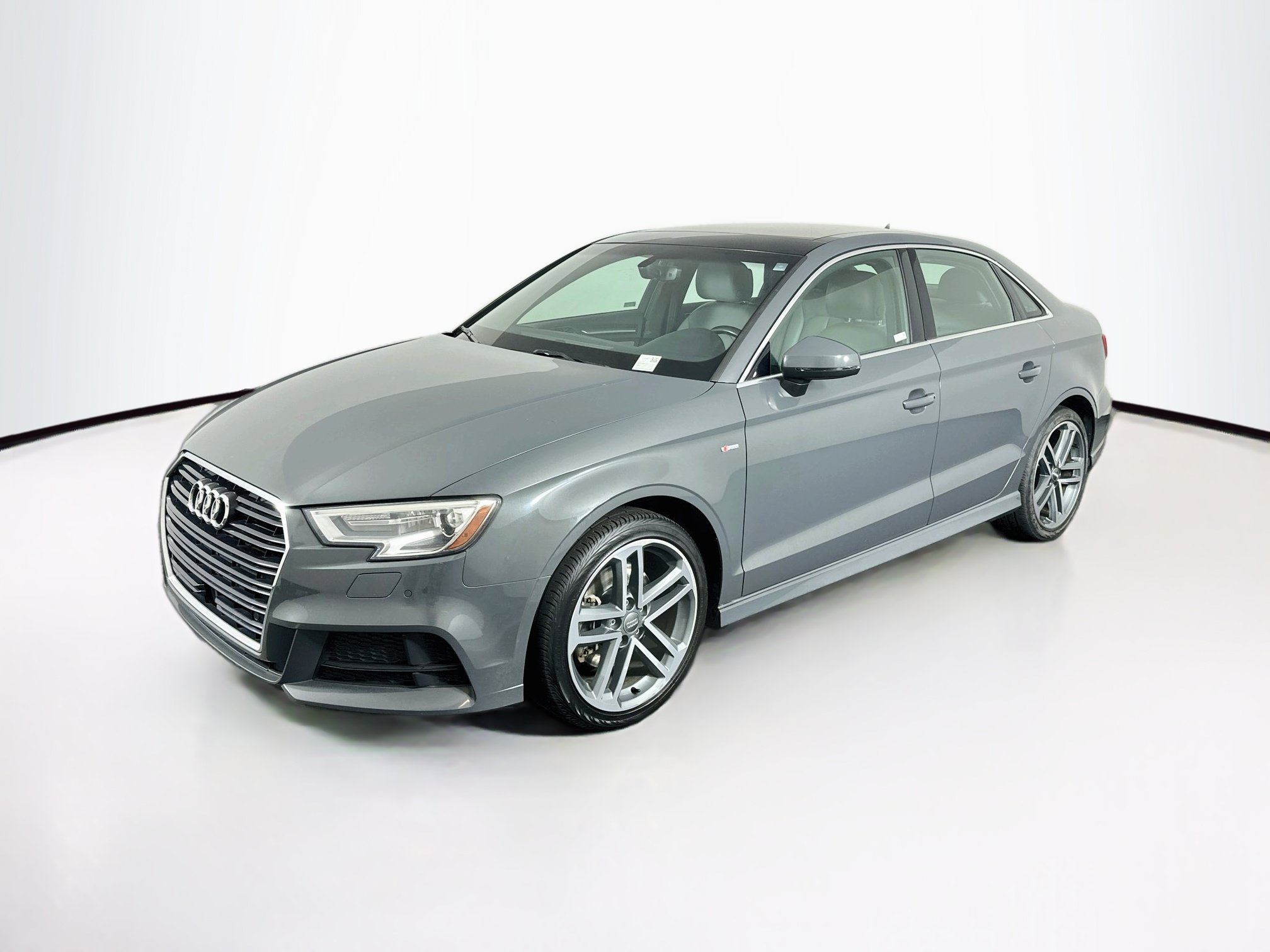Used 2018 Audi A3 2.0T Premium Plus w/ Premium Plus Package FWD image 3
