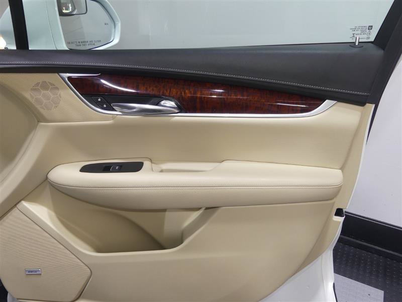 Used 2017 Cadillac XT5 Luxury AWD/4WD image 18