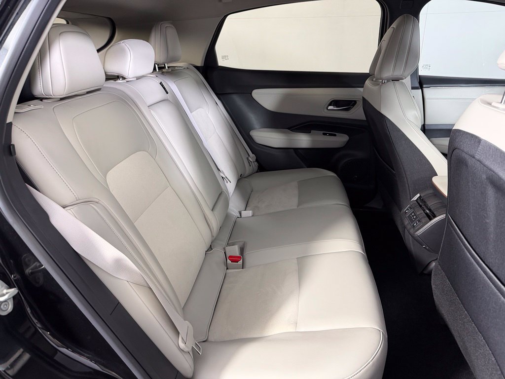 Used 2024 Nissan Ariya AWD image 15