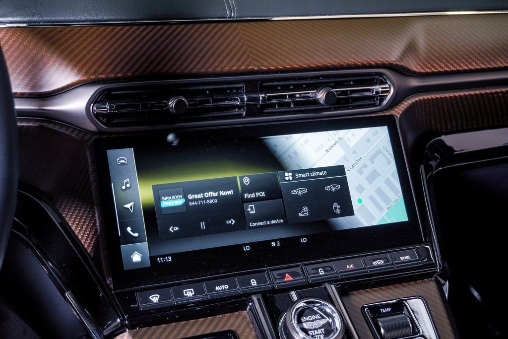 Used 2025 Aston Martin V8 Vantage Coupe image 28