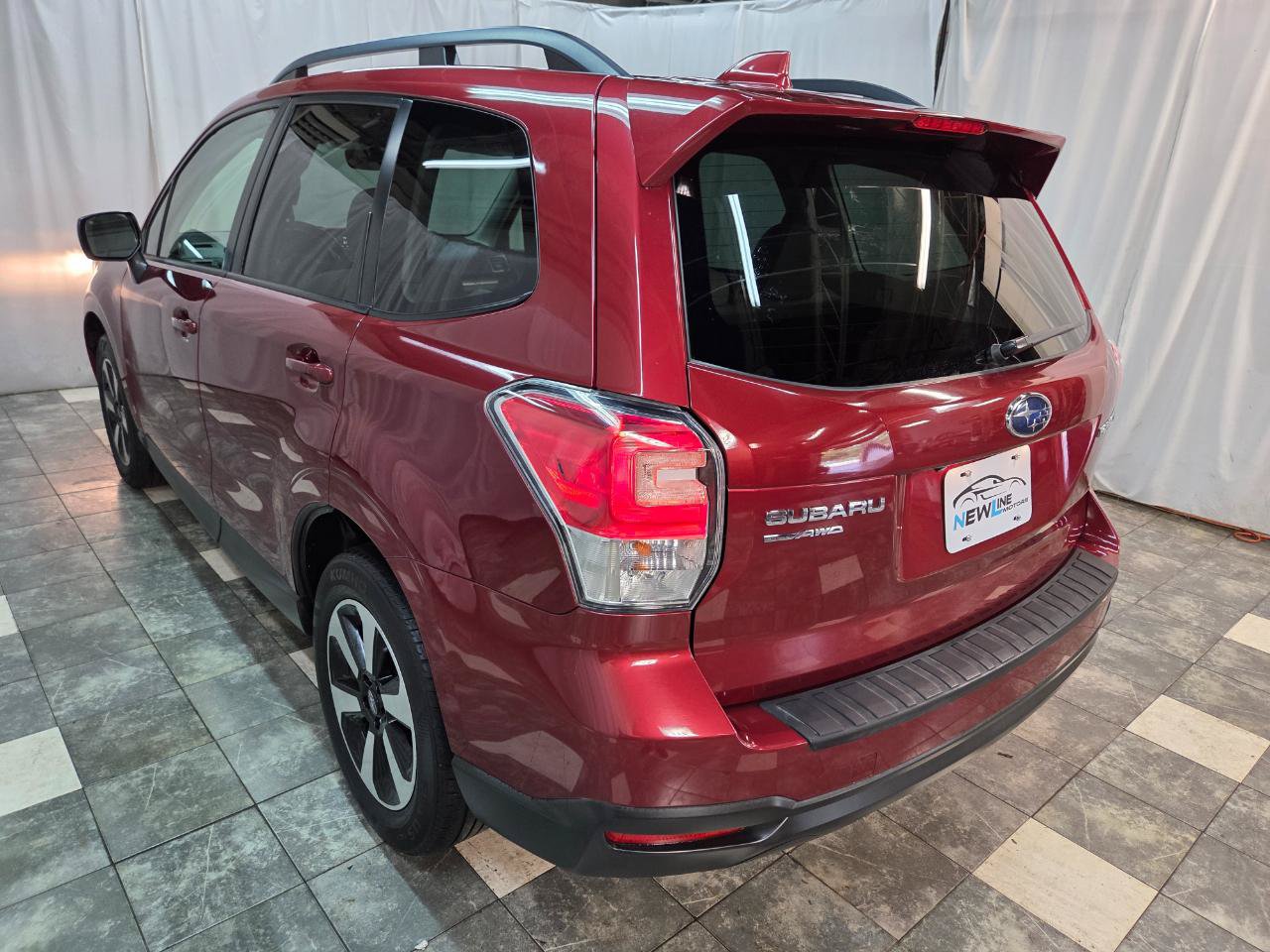 Used 2018 Subaru Forester 2.5i Premium w/ All-Weather Package AWD/4WD image 5