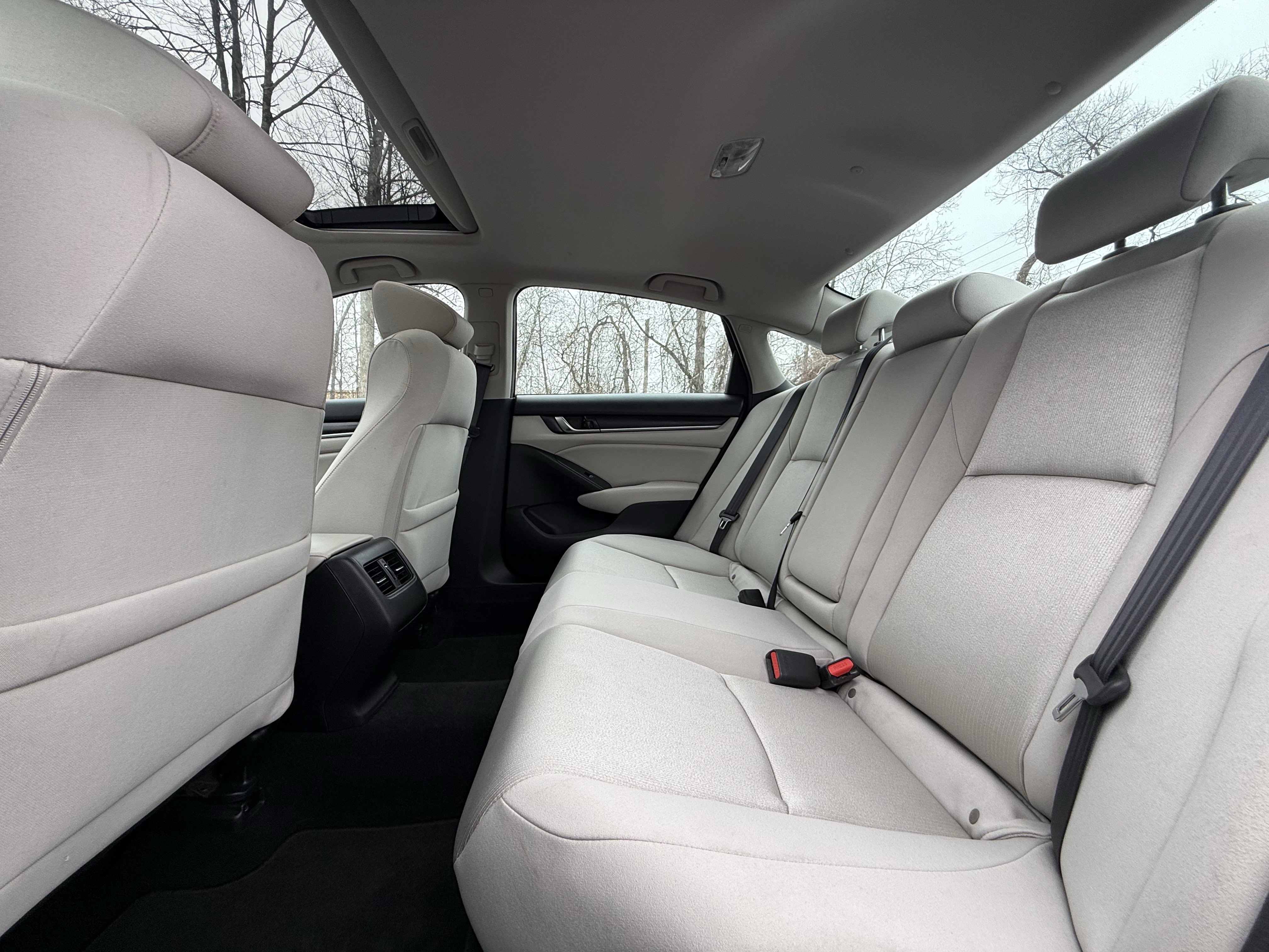 Used 2018 Honda Accord EX image 32