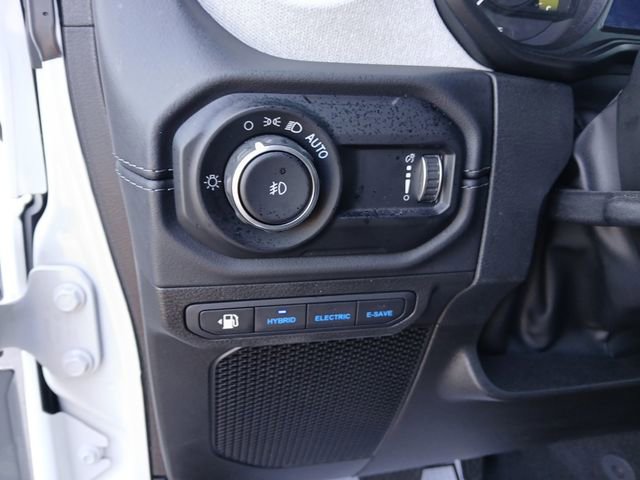 Used 2025 Jeep Wrangler Unlimited Sahara w/ Safety Group image 18