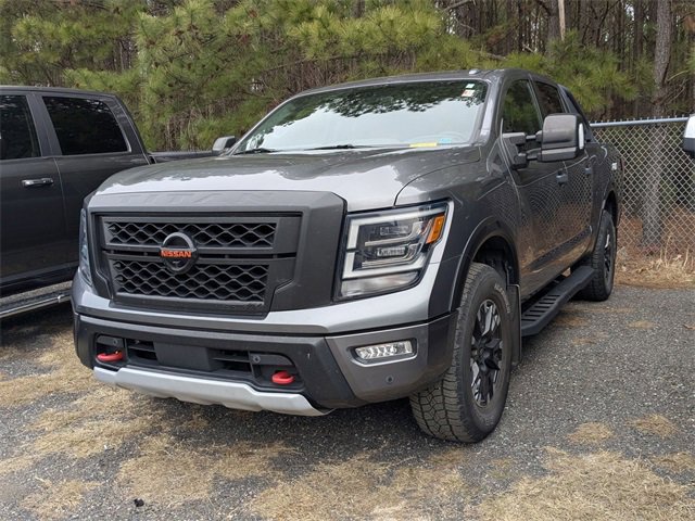 Used 2021 Nissan Titan PRO-4X w/ Pro-4x Convenience Package image 4