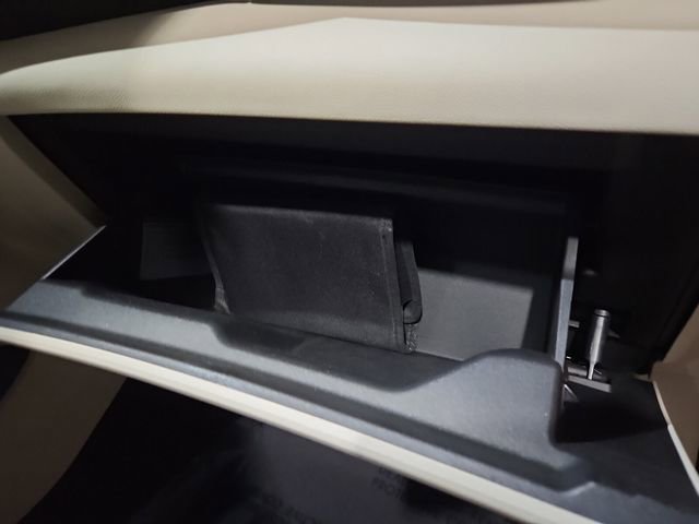 Used 2022 Buick Envision Essence w/ Safety Package image 20