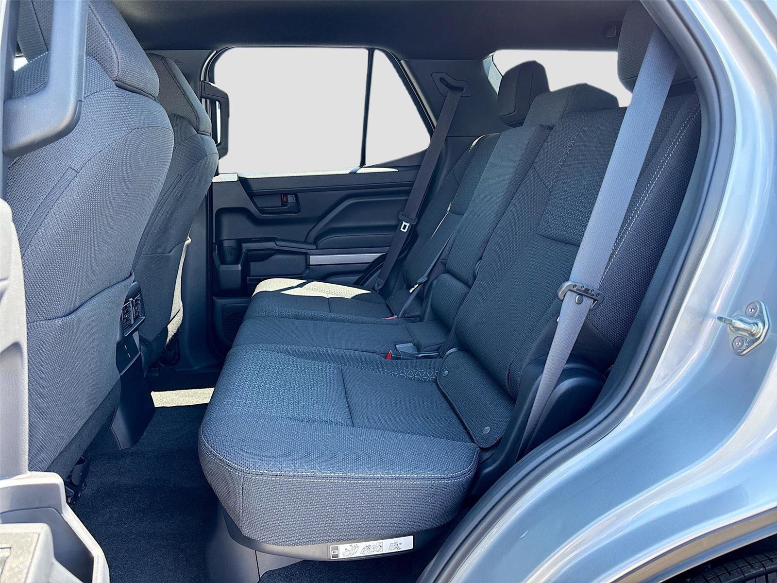 Used 2025 Toyota 4Runner SR5 AWD/4WD image 27