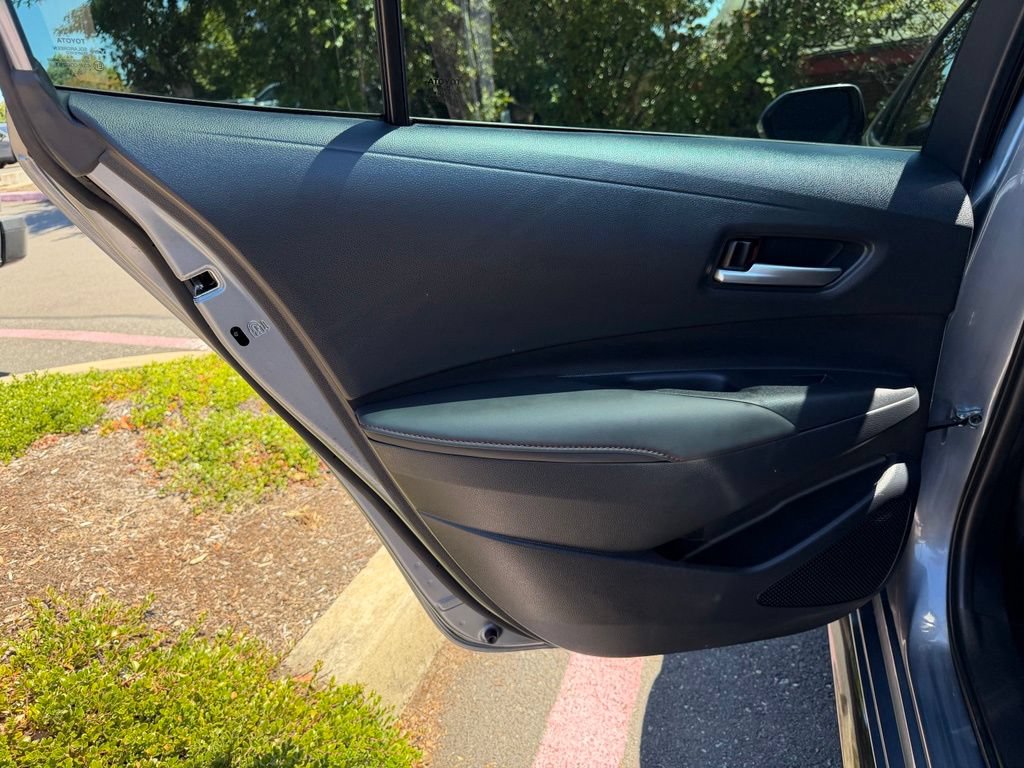 Used 2025 Toyota Corolla SE w/ SE Premium Package FWD image 29