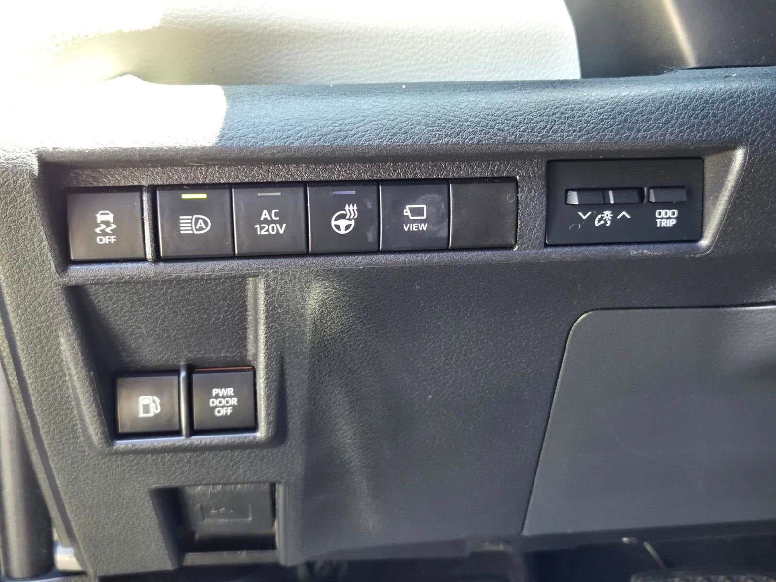 Used 2022 Toyota Sienna Platinum FWD image 16
