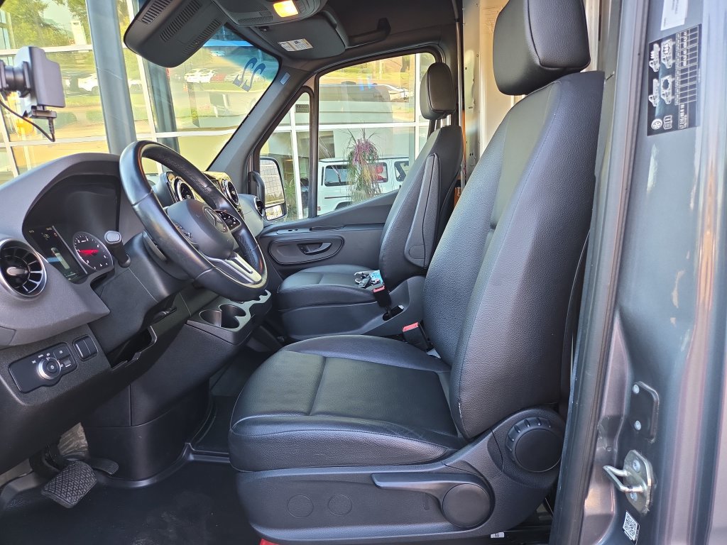 Used 2022 Mercedes-Benz Sprinter 4500 image 14