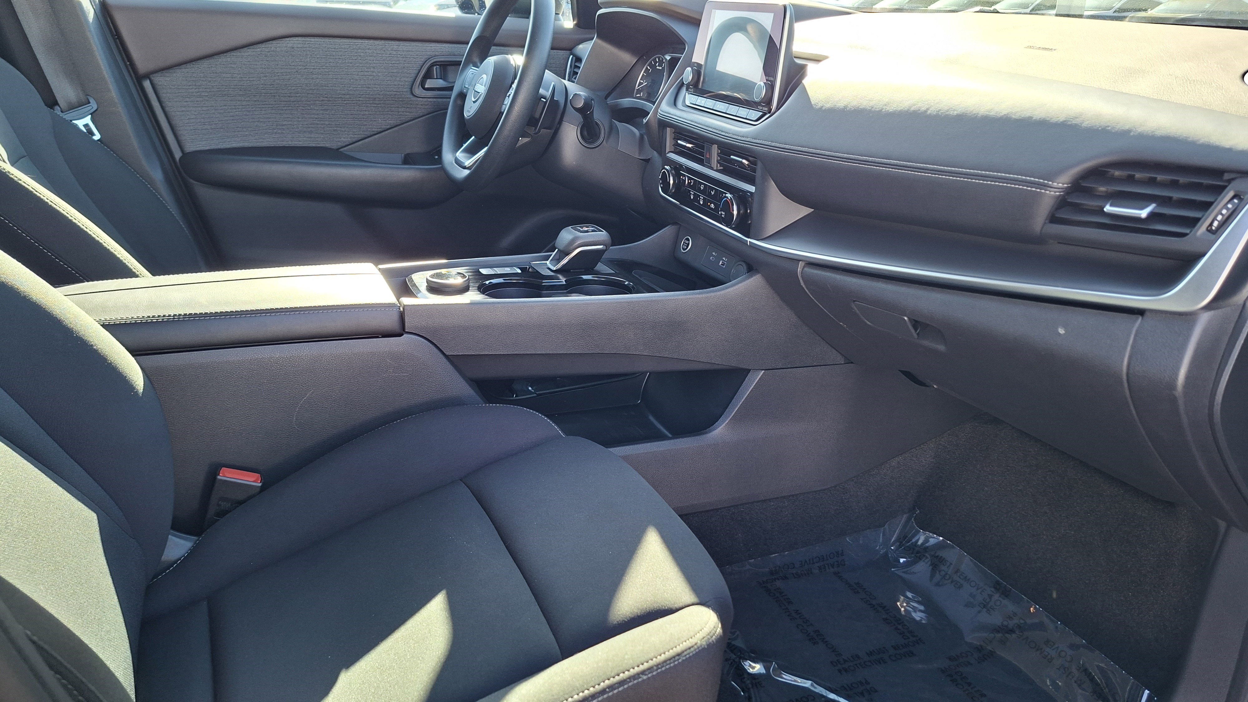 Used 2023 Nissan Rogue S image 23