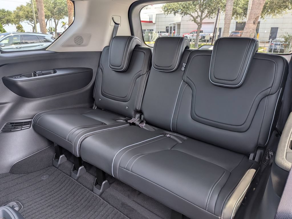 New 2027 INFINITI QX80 Luxe w/ Exterior Package RWD image 14