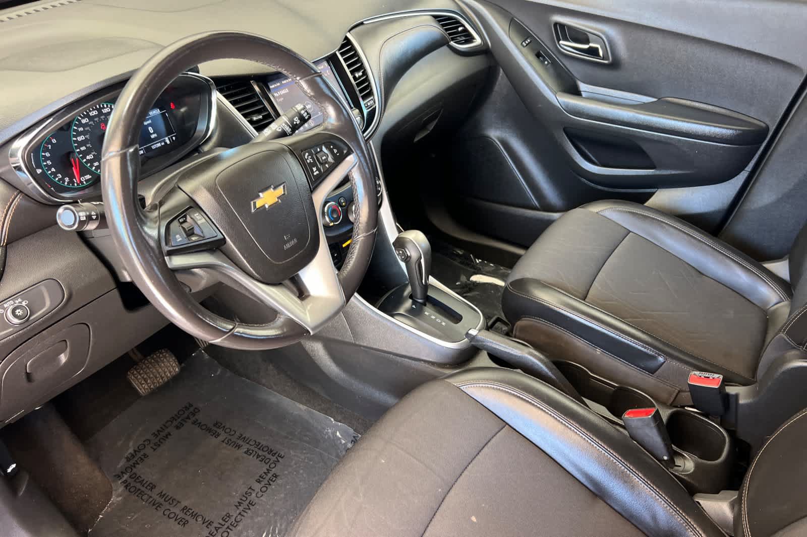 Used 2022 Chevrolet Trax LT w/ LT Convenience Package FWD image 11