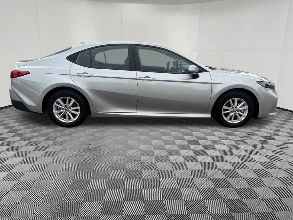 Used 2025 Toyota Camry LE FWD image 8