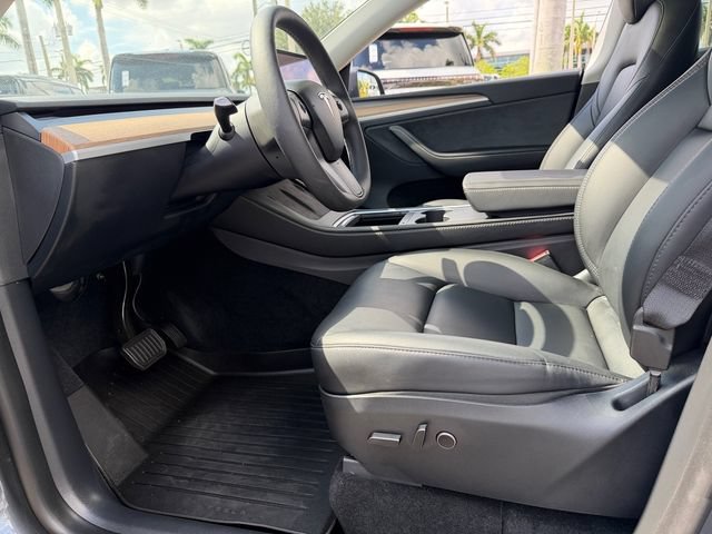Used 2024 Tesla Model Y Long Range AWD/4WD image 10