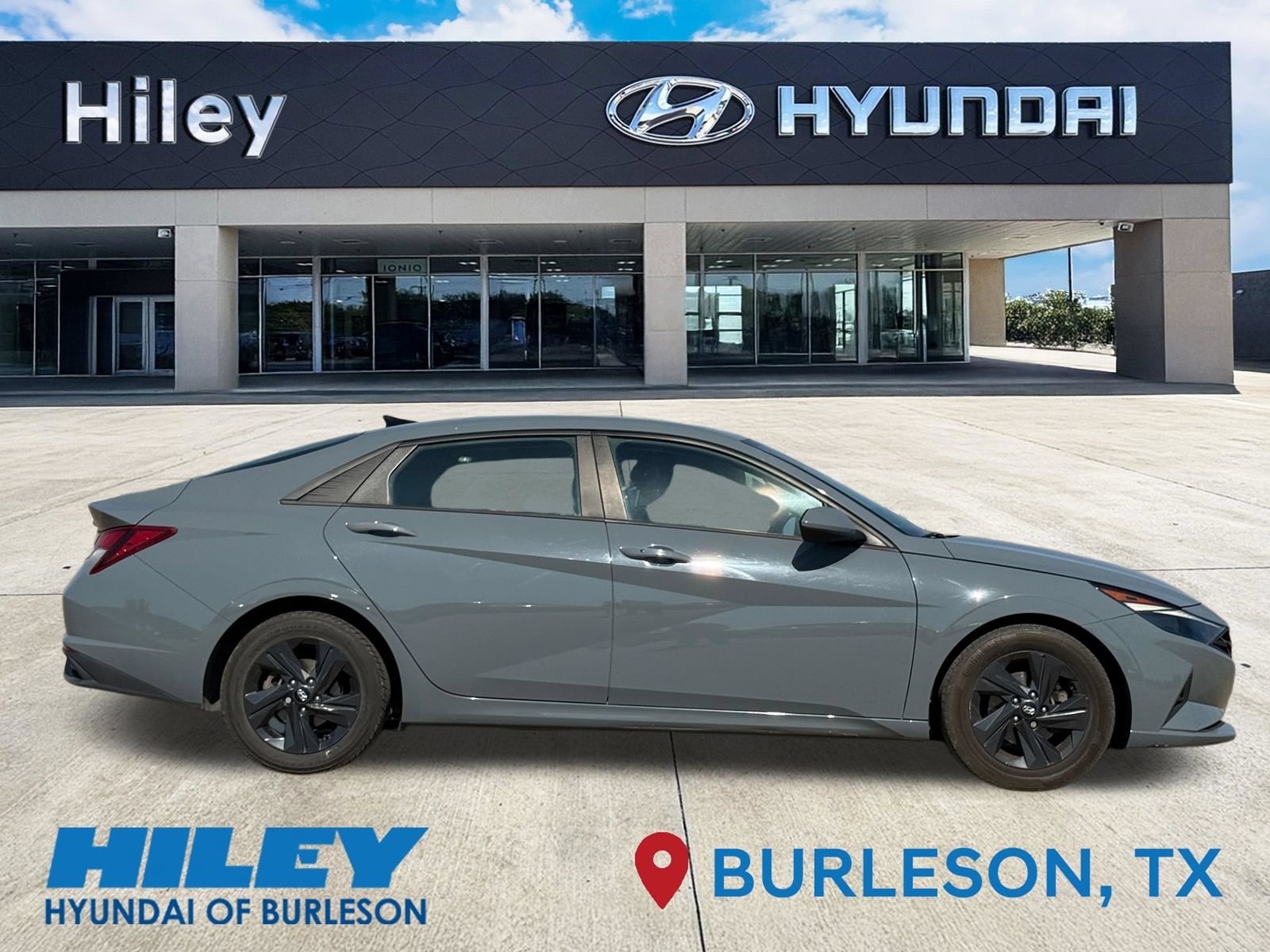 Used 2022 Hyundai Elantra SEL w/ Cargo Package FWD image 3