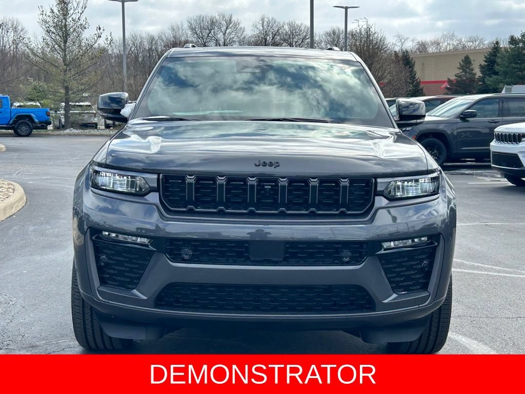 New 2026 Jeep Grand Cherokee Limited AWD/4WD image 2