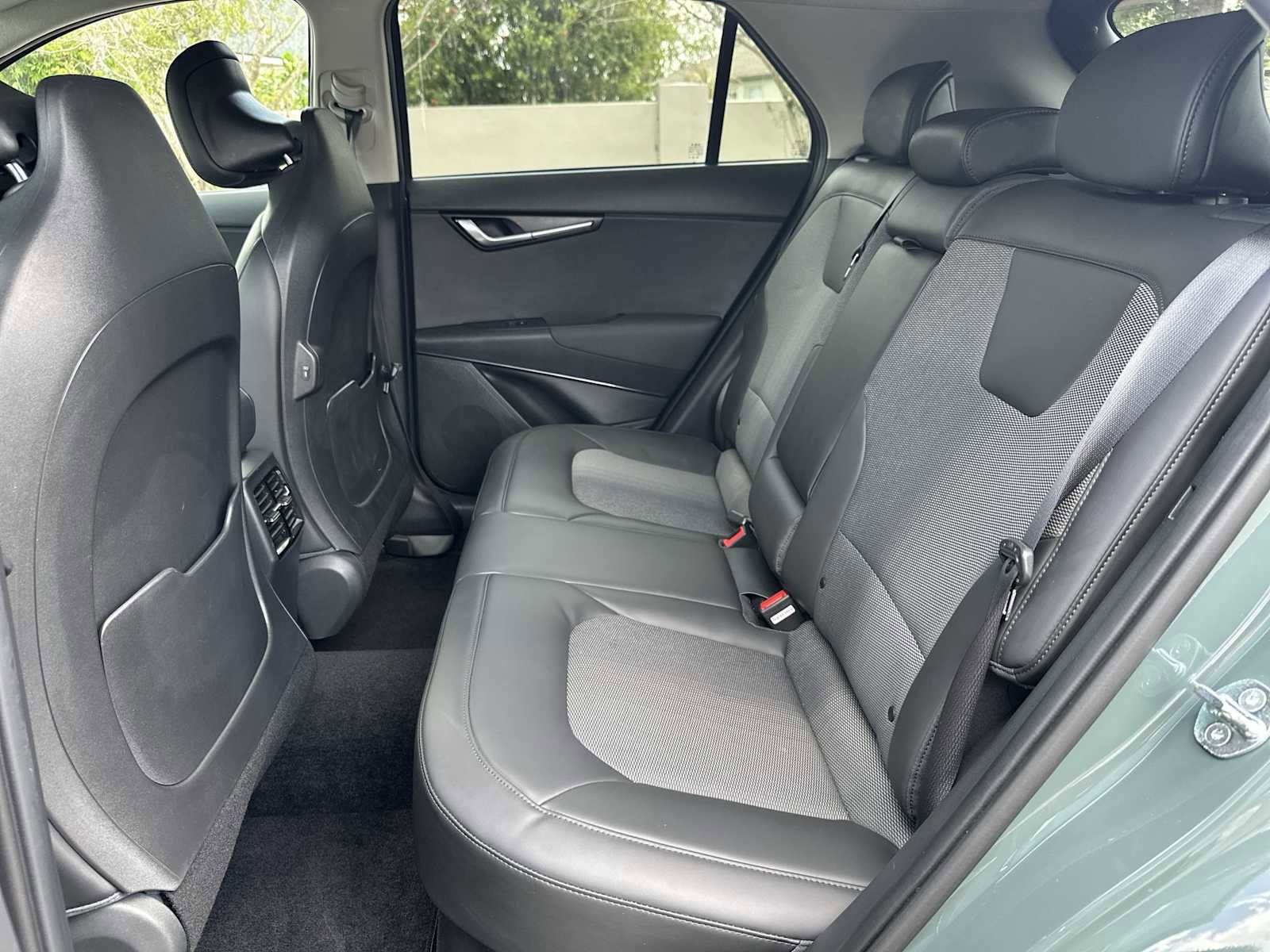 Used 2023 Kia Niro EX Touring image 17