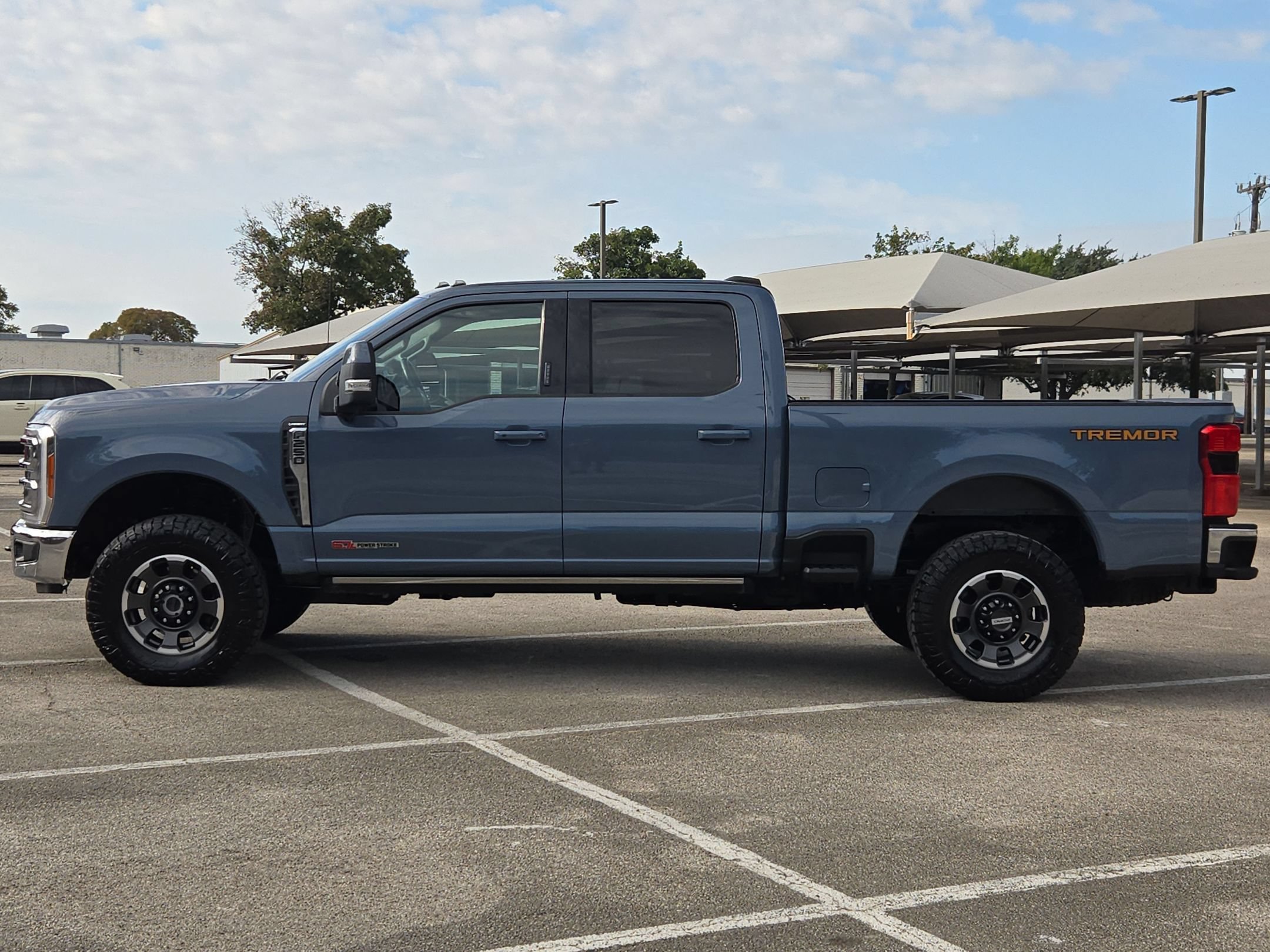Used 2023 Ford F250 Lariat w/ Lariat Ultimate Package AWD/4WD image 6