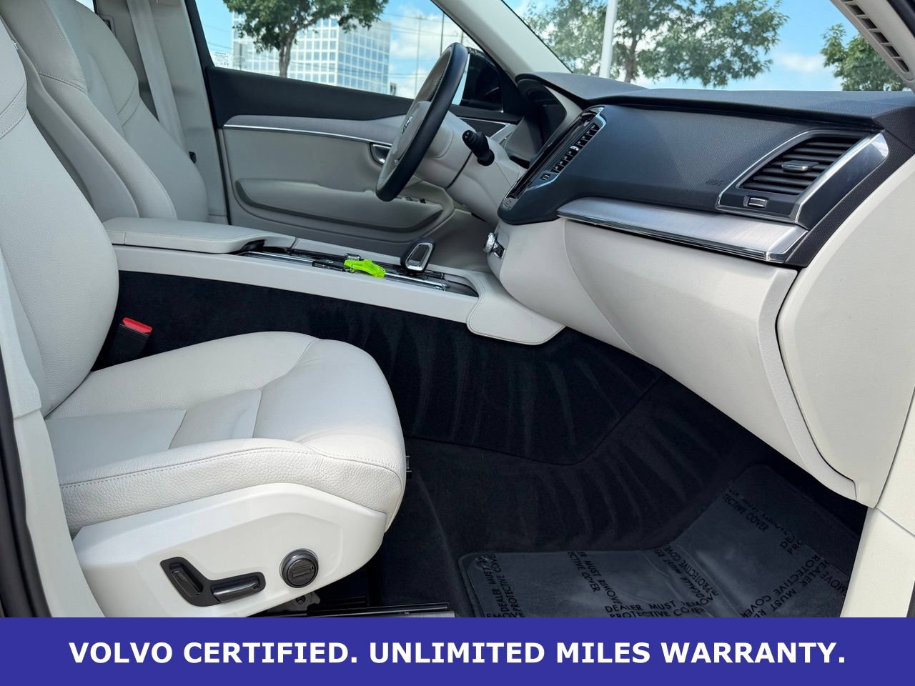 Certified 2025 Volvo XC90 B5 Core w/ Protection Package Premier AWD/4WD image 37
