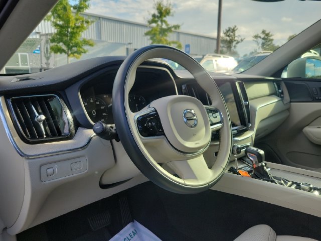 Used 2021 Volvo XC60 T5 Inscription w/ Protection Package FWD image 18